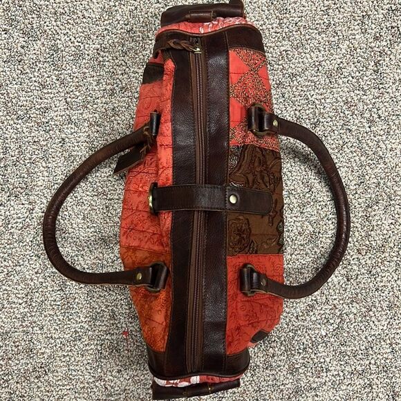 Mo & Co boho embroidered shoulder bag. - Picture 10 of 10